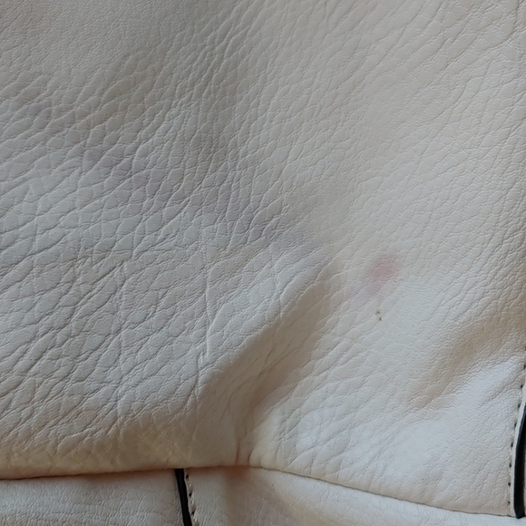 Lovely White hand or shoulder bag purse - Picture 6 of 6